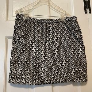 3 for $15 Liquidation sale.
Adorable Ann Taylor Loft skirt. Excellent condition